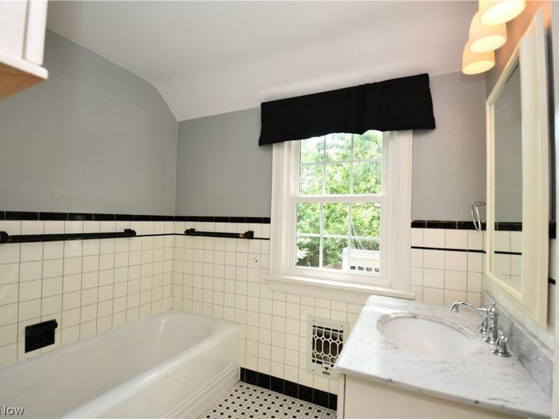 2400 Eardley Road , University Heights, OH 44118 Photo 16