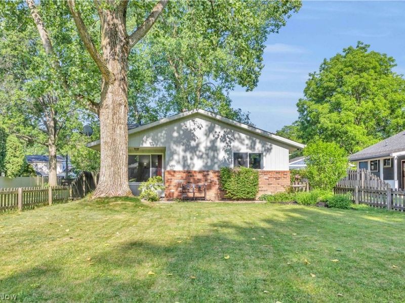 5290 Wellesley Avenue , North Olmsted, OH 44070 Photo 1