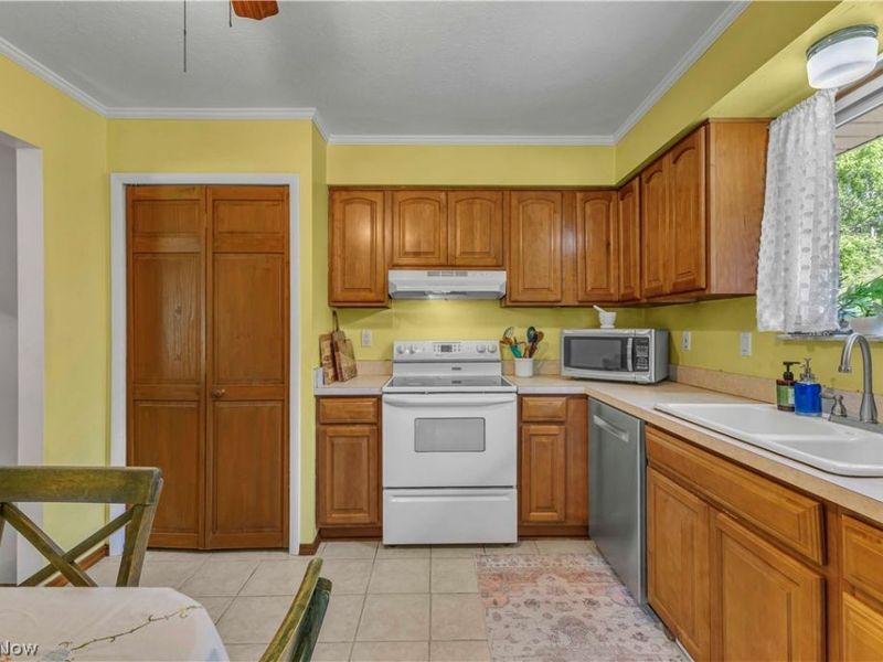 5290 Wellesley Avenue , North Olmsted, OH 44070 Photo 10