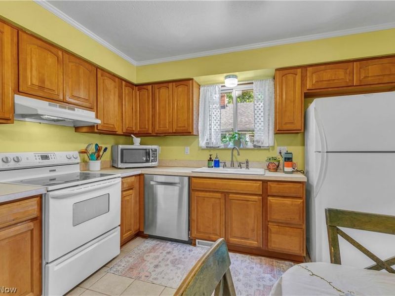 5290 Wellesley Avenue , North Olmsted, OH 44070 Photo 11