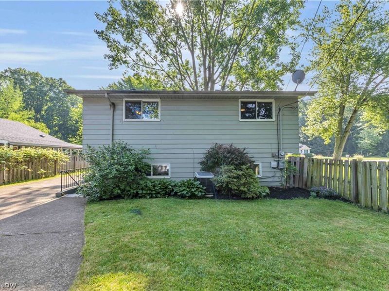 5290 Wellesley Avenue , North Olmsted, OH 44070 Photo 32