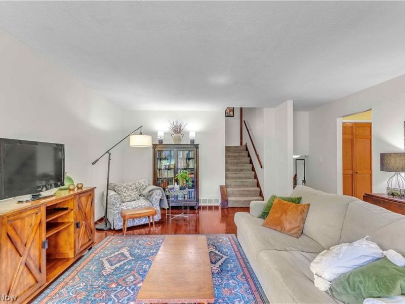 5290 Wellesley Avenue , North Olmsted, OH 44070 Photo 5