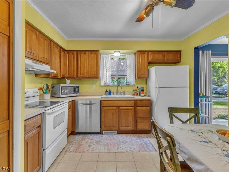 5290 Wellesley Avenue , North Olmsted, OH 44070 Photo 9