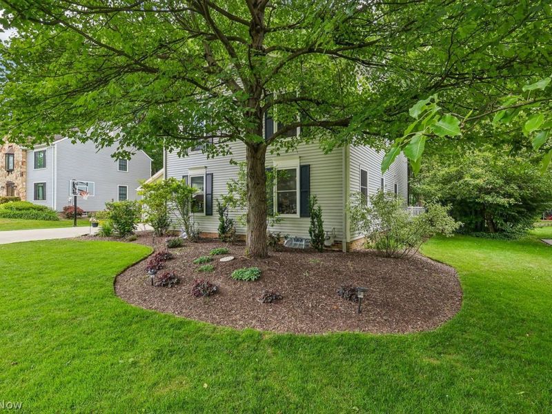 34656 S Side Park Drive , Solon, OH 44139 Photo 2