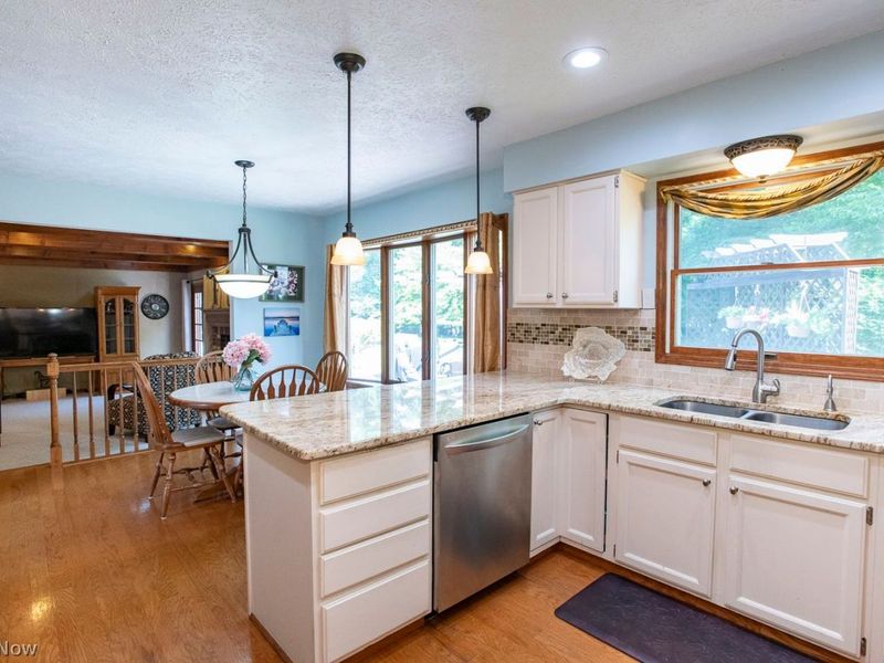 18100 Rustic Hollow , Strongsville, OH 44136 Photo 10