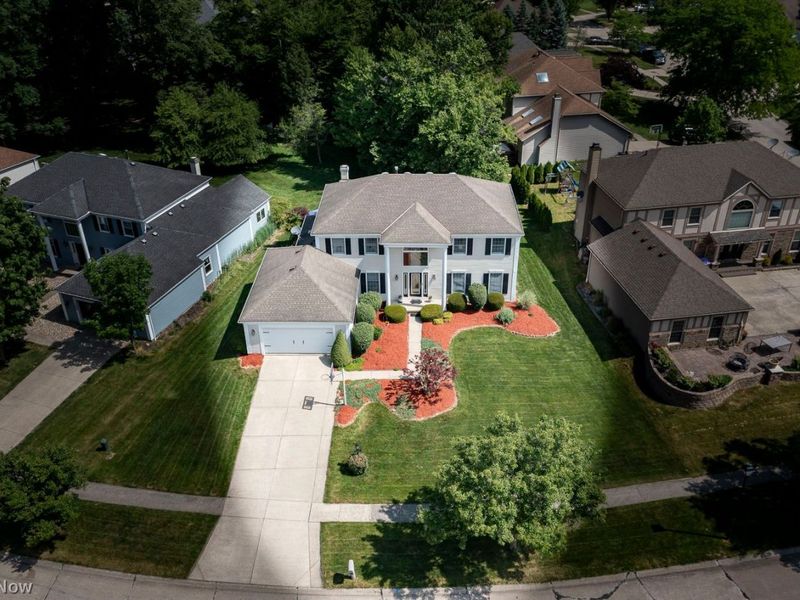 18100 Rustic Hollow , Strongsville, OH 44136 Photo 2