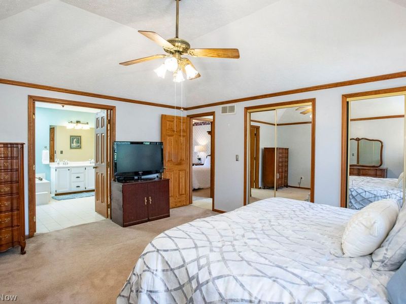 18100 Rustic Hollow , Strongsville, OH 44136 Photo 27