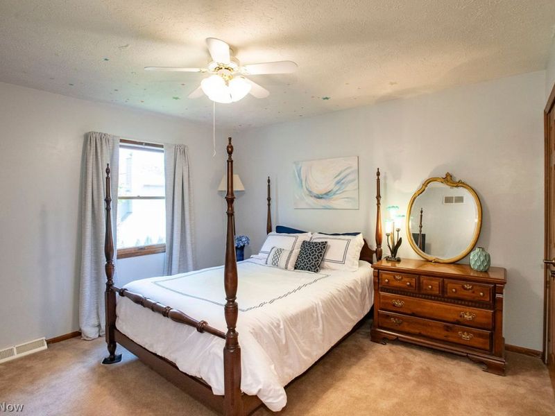 18100 Rustic Hollow , Strongsville, OH 44136 Photo 32