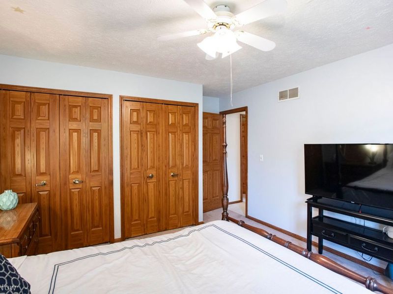 18100 Rustic Hollow , Strongsville, OH 44136 Photo 33