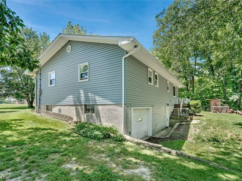 9320 W Akron Canfield Road, Canfield, OH 44406 Photo 4