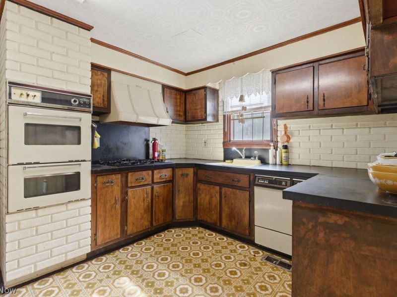 125 W 39th Street , Lorain, OH 44052 Photo 17