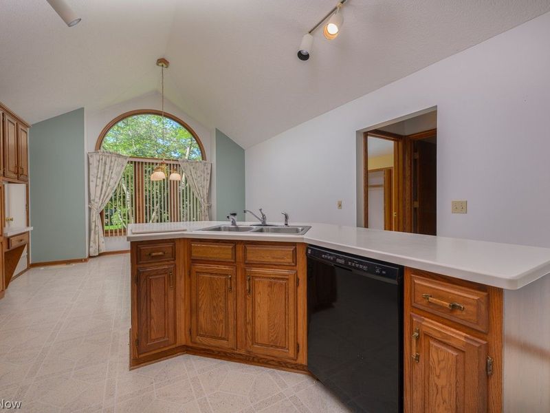 8251 Athens Avenue NW, Massillon, OH 44646 Photo 11