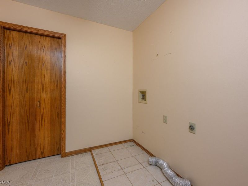 8251 Athens Avenue NW, Massillon, OH 44646 Photo 29