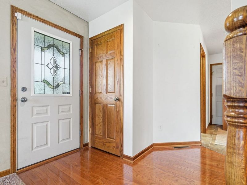 5870 Sky Ridge Avenue NE, Louisville, OH 44641 Photo 3