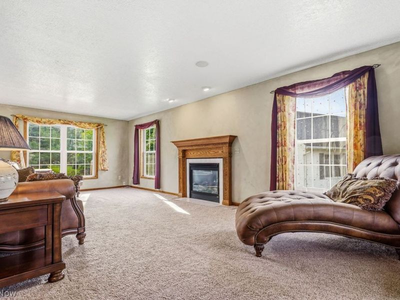 5870 Sky Ridge Avenue NE, Louisville, OH 44641 Photo 4