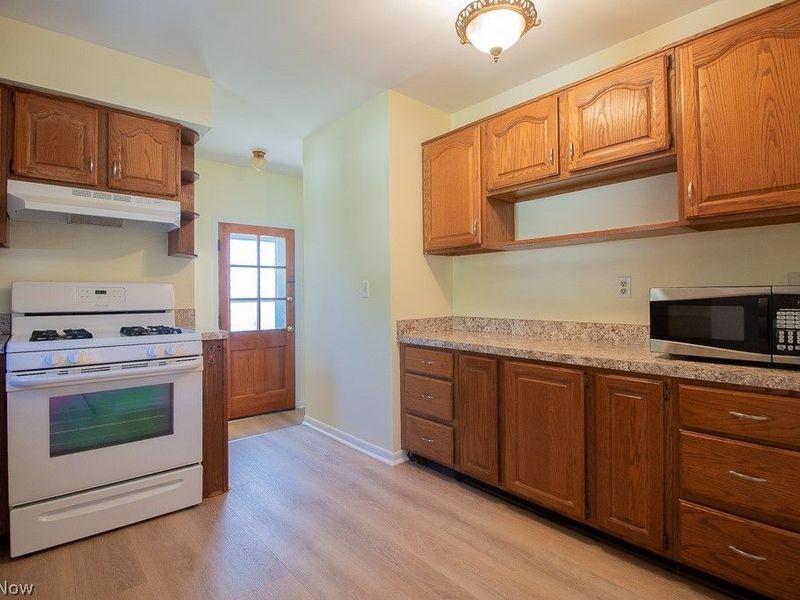 340 E 248th Street , Euclid, OH 44123 Photo 10