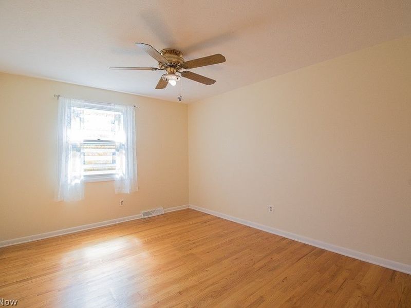 340 E 248th Street , Euclid, OH 44123 Photo 16