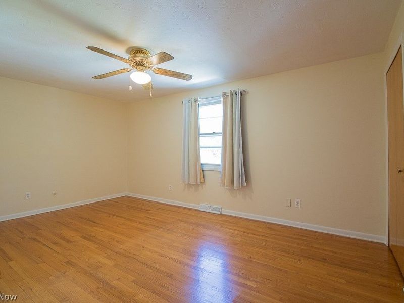 340 E 248th Street , Euclid, OH 44123 Photo 18