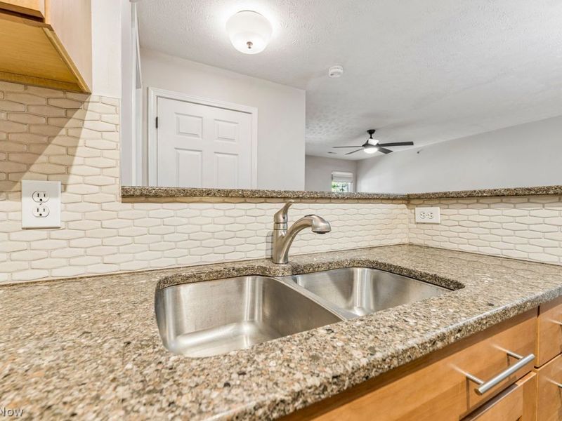14904 Lenox Drive , Unit 504, Strongsville, OH 44136 Photo 10
