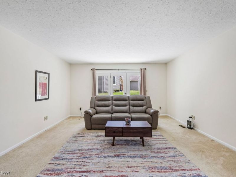 15779 Grosse Pointe Oval , Strongsville, OH 44136 Photo 11