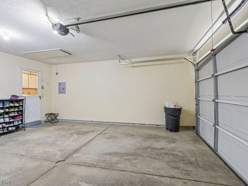 15779 Grosse Pointe Oval , Strongsville, OH 44136 Photo 25