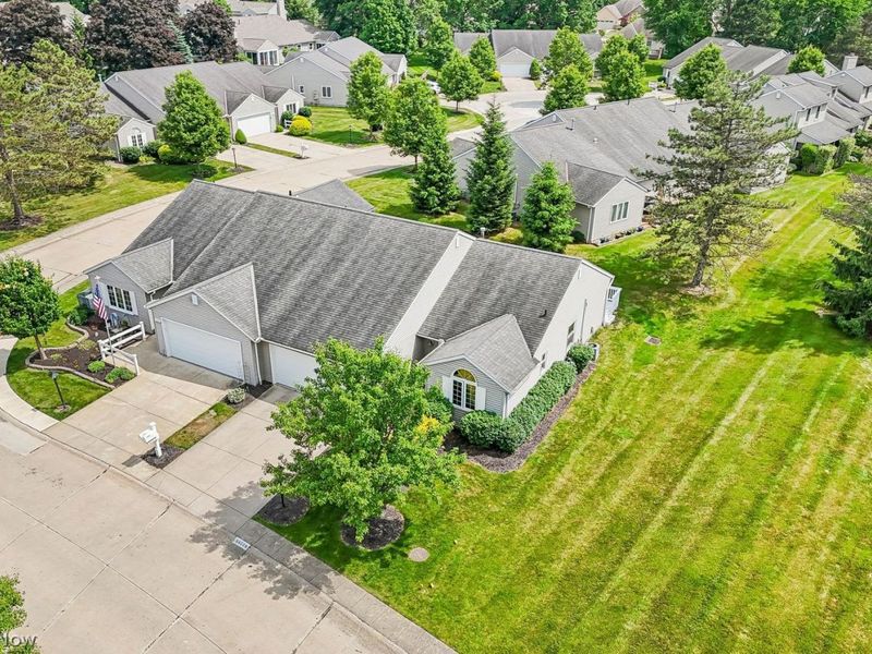 15779 Grosse Pointe Oval , Strongsville, OH 44136 Photo 32