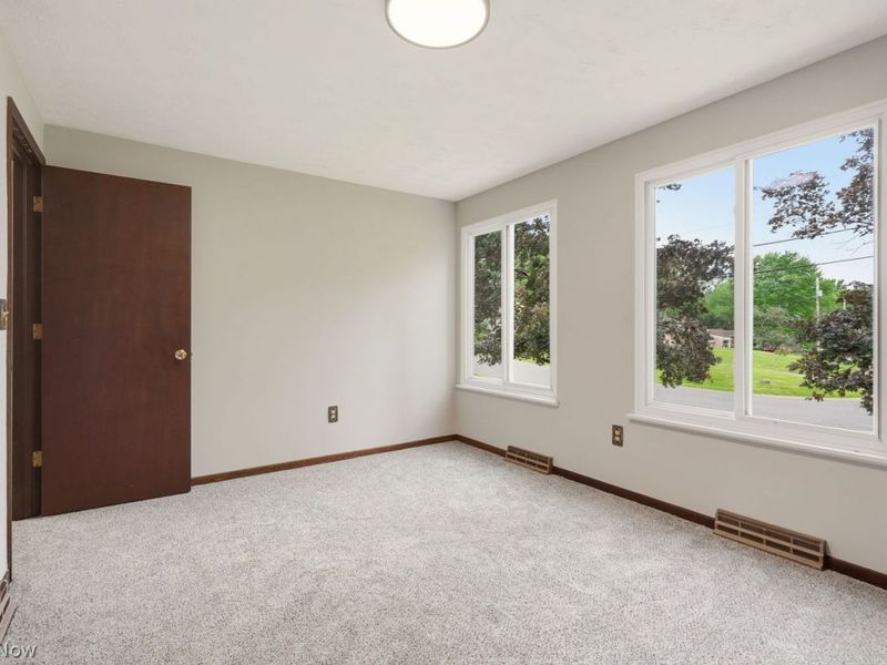 7606 Woodcrest Avenue NE, Canton, OH 44721 Photo 13