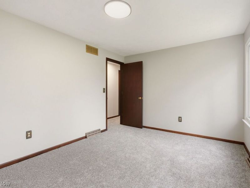 7606 Woodcrest Avenue NE, Canton, OH 44721 Photo 14