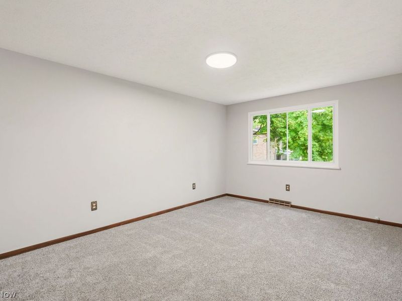 7606 Woodcrest Avenue NE, Canton, OH 44721 Photo 16