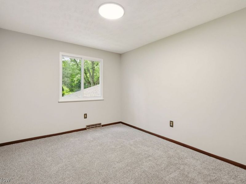 7606 Woodcrest Avenue NE, Canton, OH 44721 Photo 18