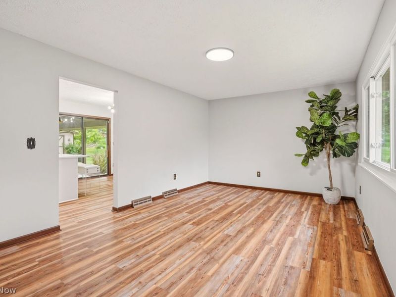 7606 Woodcrest Avenue NE, Canton, OH 44721 Photo 9