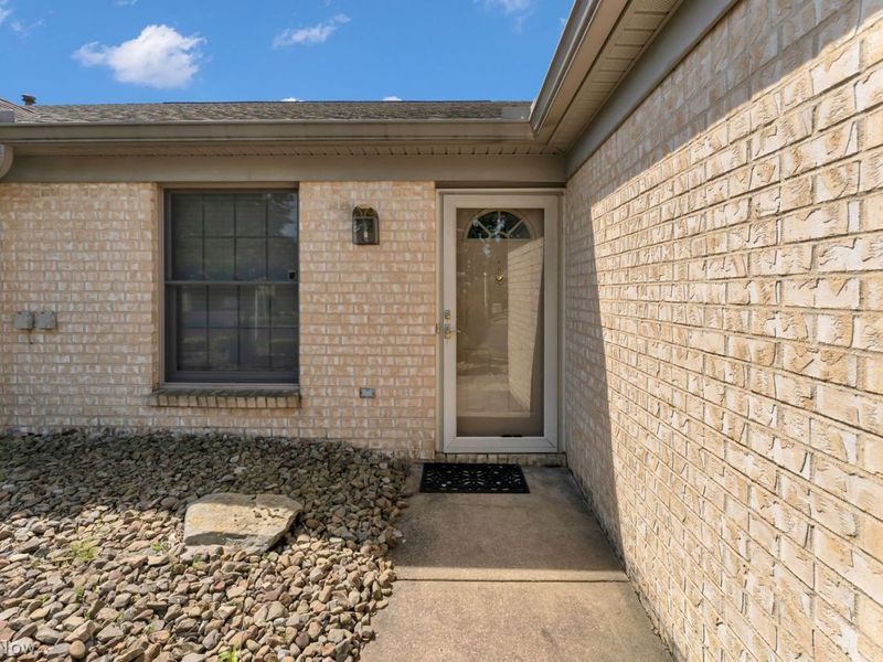 820 Southwestern Run, Unit 67, Poland, OH 44514 Photo 2