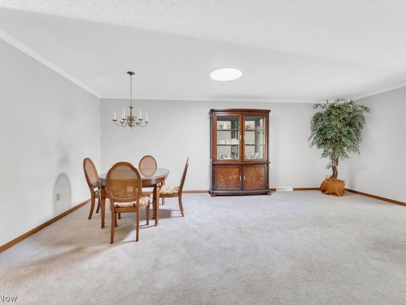 820 Southwestern Run, Unit 67, Poland, OH 44514 Photo 9