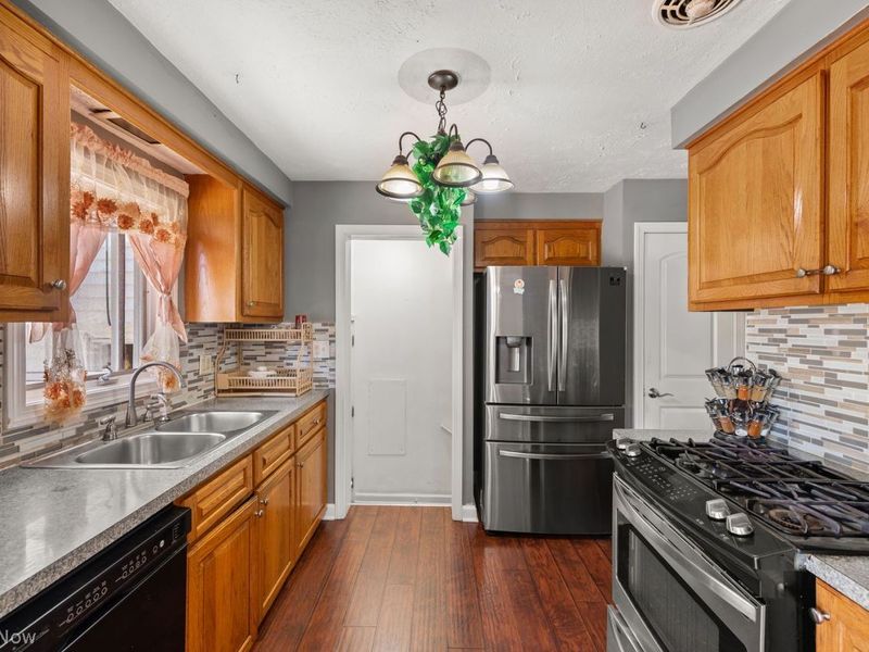 6127 W 130th Street , Parma, OH 44130 Photo 15