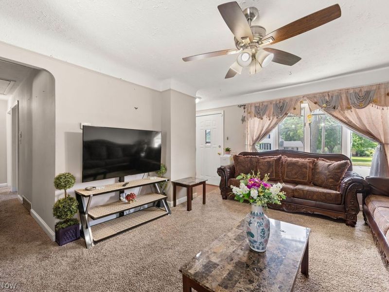 6127 W 130th Street , Parma, OH 44130 Photo 6