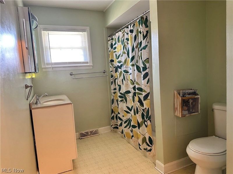 16549 Saint Clair Avenue , Calcutta, OH 43920 Photo 18