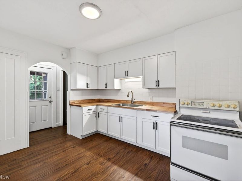 2313 Natchez Avenue, Cleveland, OH 44109 Photo 13