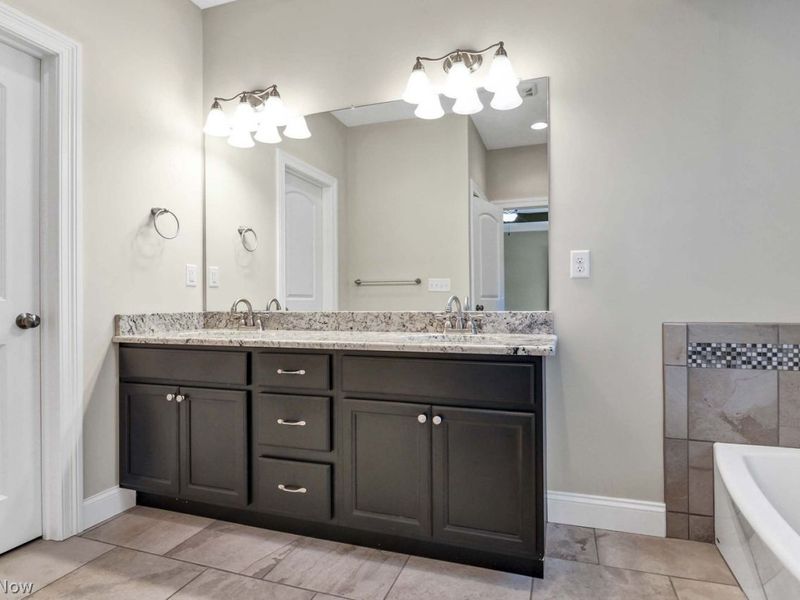 25815 Eaton Way , Bay Village, OH 44140 Photo 21