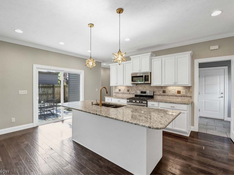 25815 Eaton Way , Bay Village, OH 44140 Photo 8