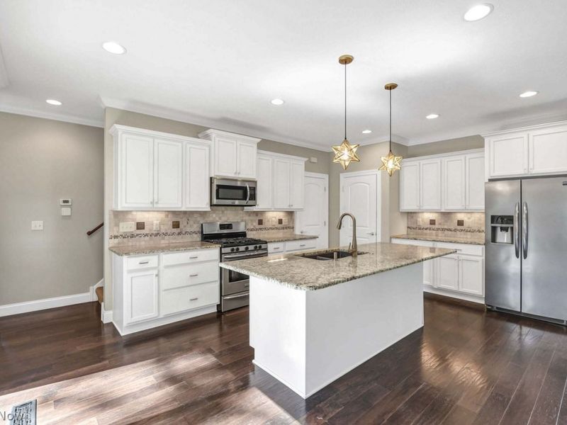 25815 Eaton Way , Bay Village, OH 44140 Photo 9