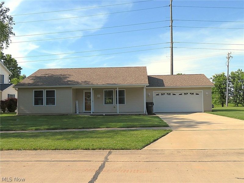 207 Loyola Drive , Elyria, OH 44035 Photo 1