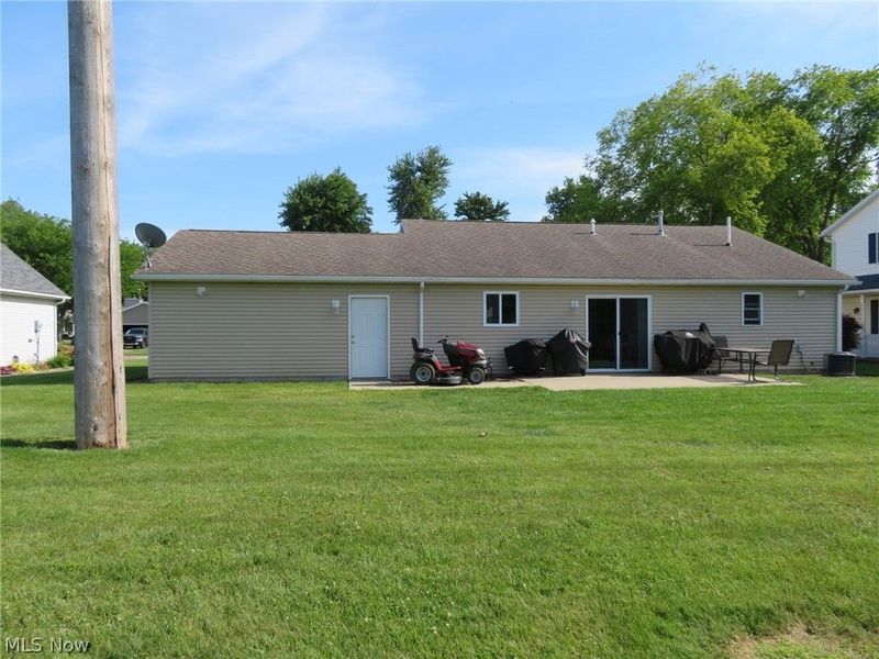 207 Loyola Drive , Elyria, OH 44035 Photo 2