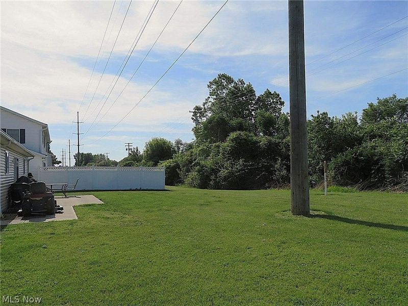207 Loyola Drive , Elyria, OH 44035 Photo 3