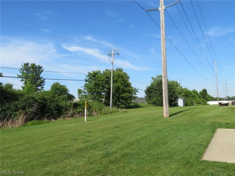 207 Loyola Drive , Elyria, OH 44035 Photo 4