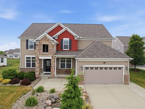 2049 Meadowood Boulevard , Twinsburg, OH 44087