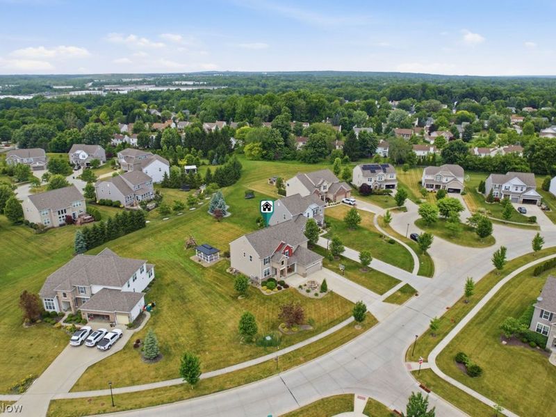 2049 Meadowood Boulevard , Twinsburg, OH 44087 Photo 3