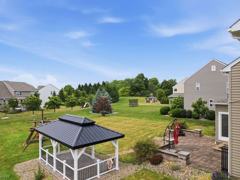2049 Meadowood Boulevard , Twinsburg, OH 44087 Photo 9