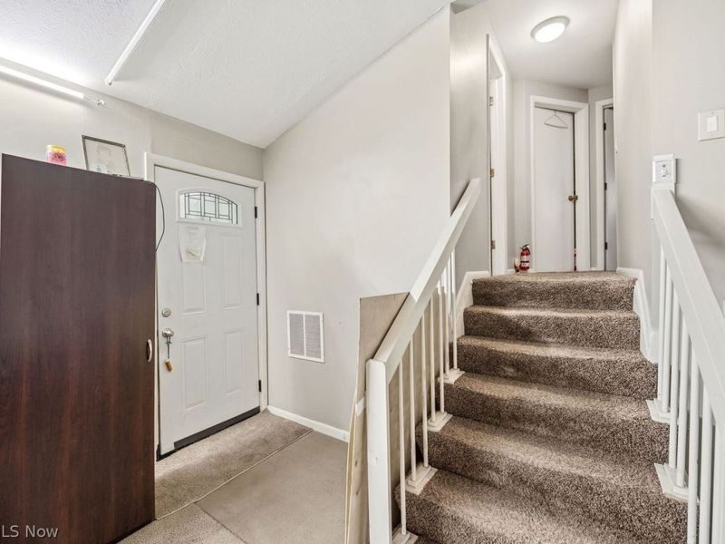 27705 White Road , Willoughby Hills, OH 44092 Photo 12