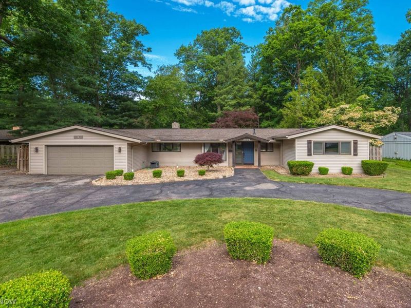 2412 Beechwood Drive , Westlake, OH 44145 Photo 2
