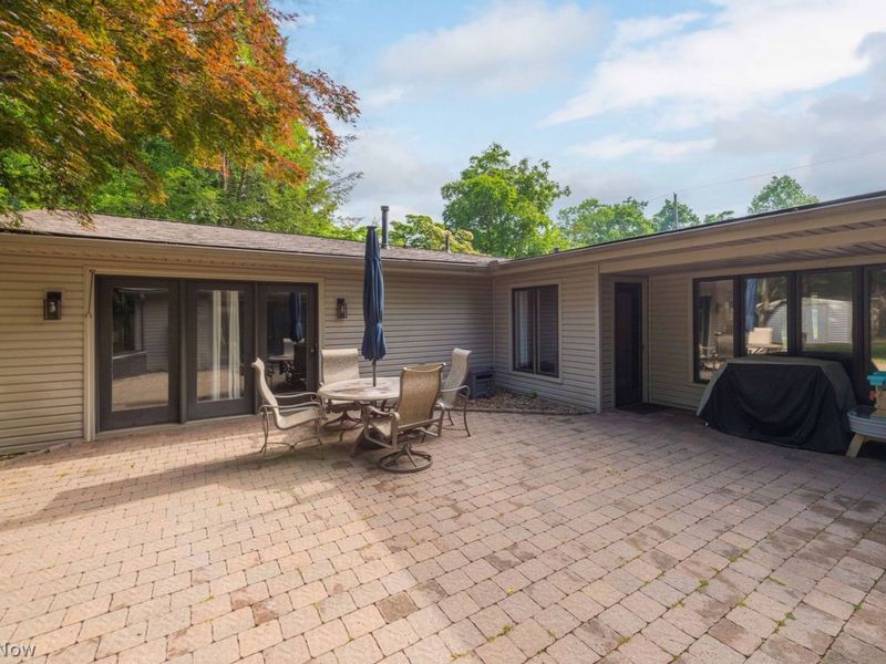 2412 Beechwood Drive , Westlake, OH 44145 Photo 45
